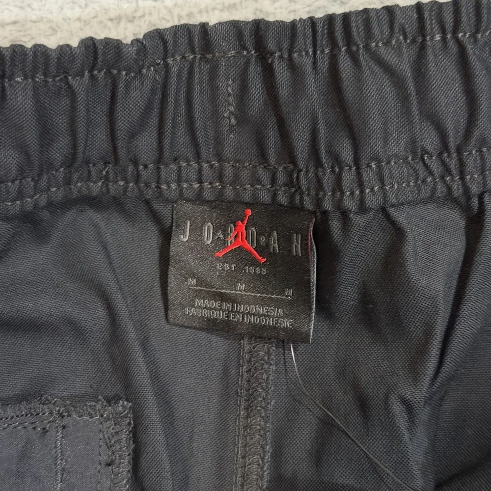 Air Jordan Shorts Men's Medium Essentials Woven Black HF9335-010